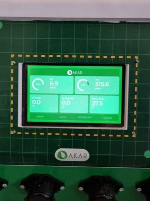 Akar controller touchscreen